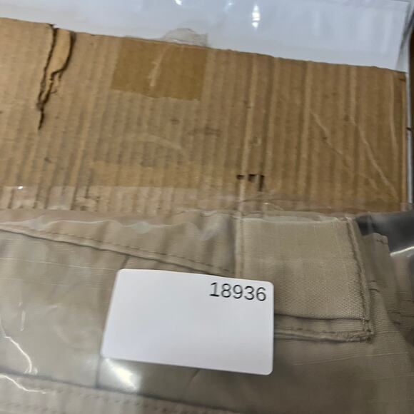 Dickies Cargo Shorts Mens 32 Khaki Utility Workwear Carpenter Outdoor Stained - Picture 9 of 9